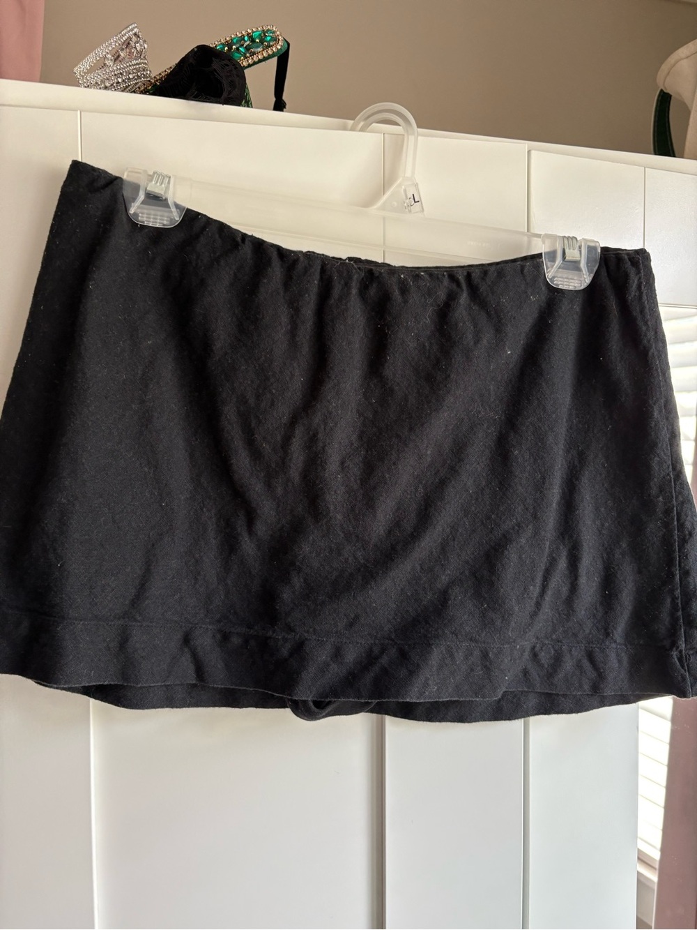 Black Women’s Linen Skort